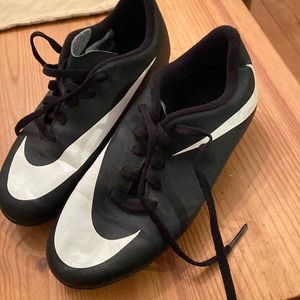 Nike 13C child’s soccer black and white cleats